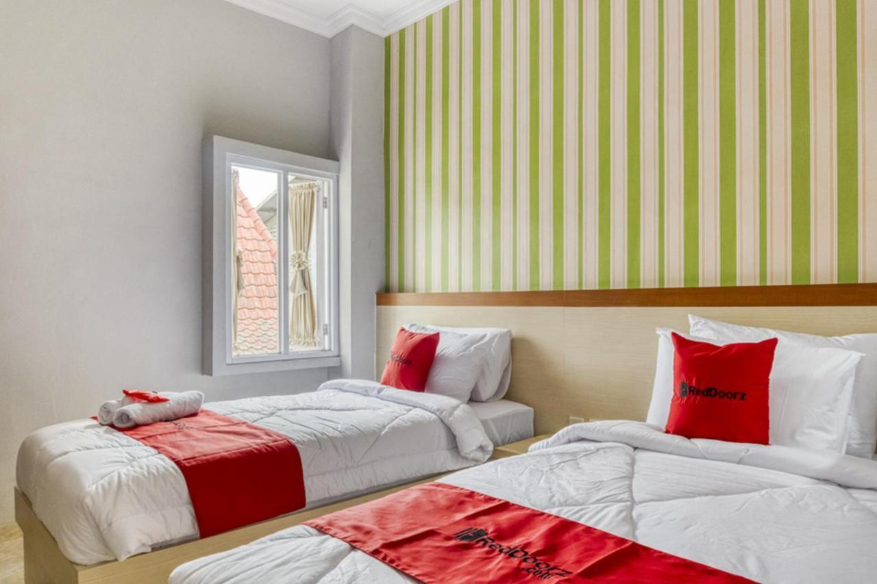 Reddoorz Near Sindu Kusuma Edupark 2 Hotell Cebongan Eksteriør bilde