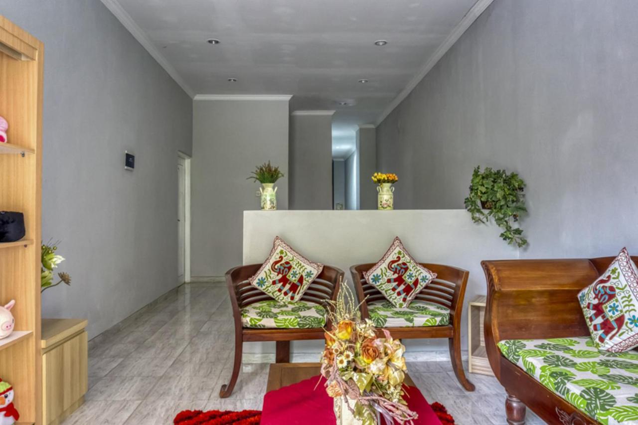 Reddoorz Near Sindu Kusuma Edupark 2 Hotell Cebongan Eksteriør bilde
